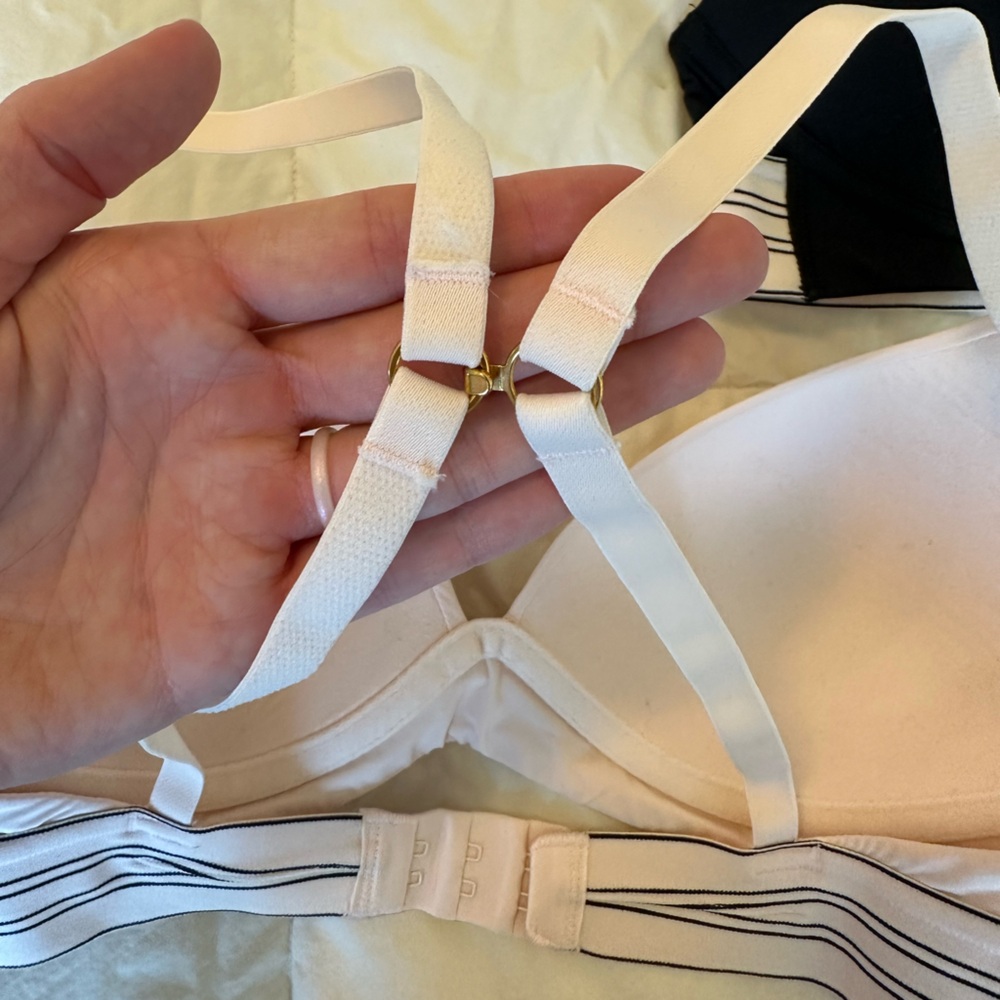 Lively, Underwire-Free Everyday Seamless T-Shirt Bra - Black and Nude - Picture 4 of 4